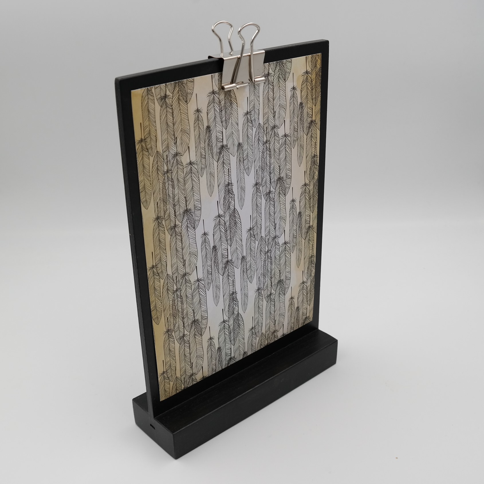 Holz hält - Schreinerei Schulz - A5 Display / Halter / Klemmbrett aus  Buchenholz, schwarz gebeizt und lackiert